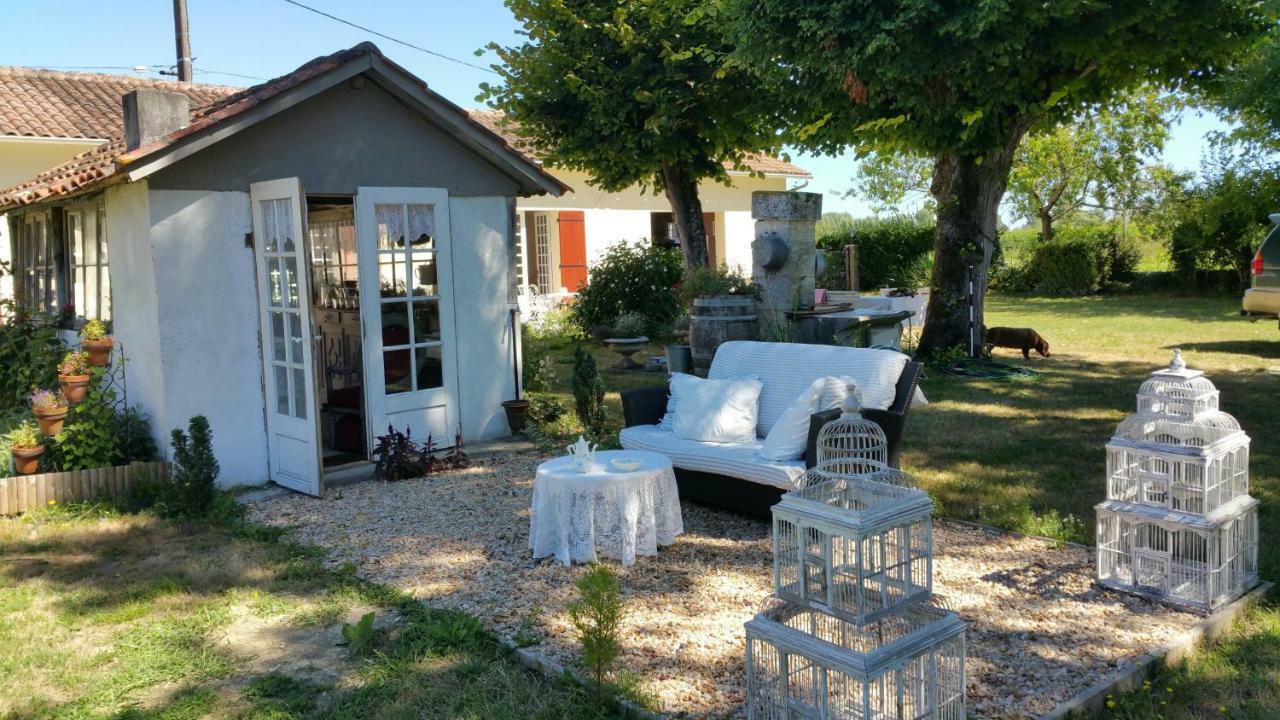 Bed and Breakfast Le savoir vivre à Bonnes  Extérieur photo