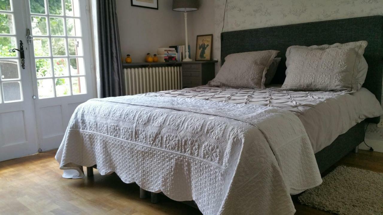Bed and Breakfast Le savoir vivre à Bonnes  Extérieur photo